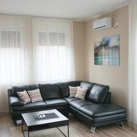 Διαμέρισμα Lena Pool - 4