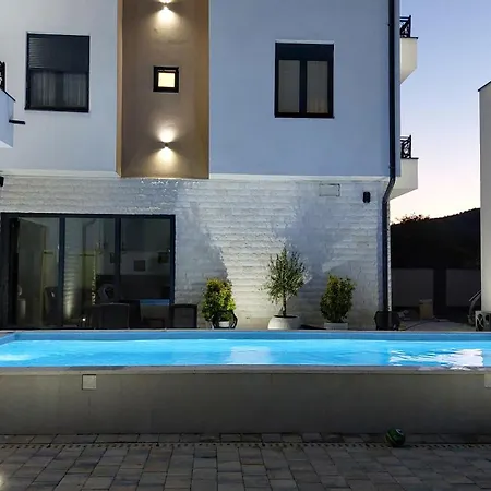 Διαμέρισμα Lena Pool - 4