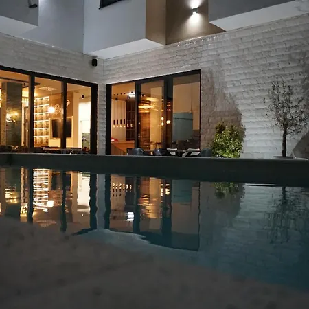 Lena Pool - 4 * ヴルドニーク