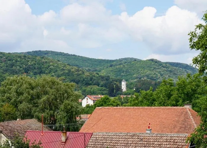 Lena Pool - 4 ヴルドニーク