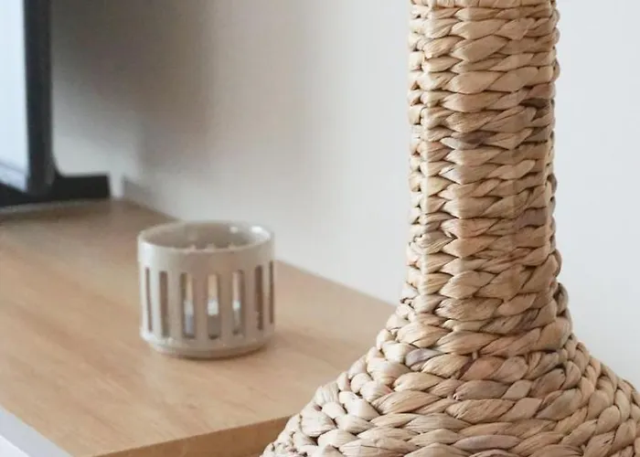 Lena Pool - 4 アパート