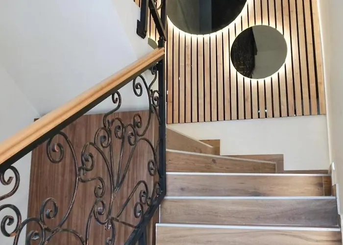 Lena Pool - 4 アパート ヴルドニーク